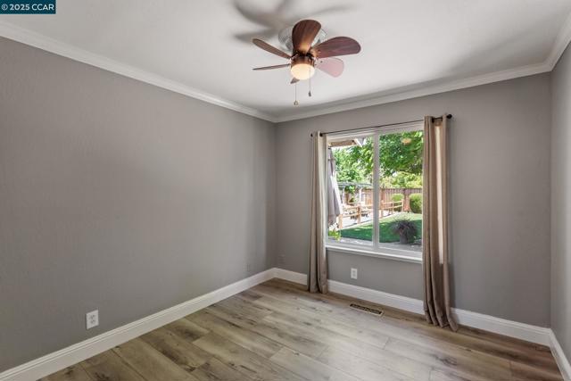 4672 N Larwin Ave, Concord CA: https://media.crmls.org/mediaz/71354d64-4838-4130-add7-5c3d786a6dd3.jpg