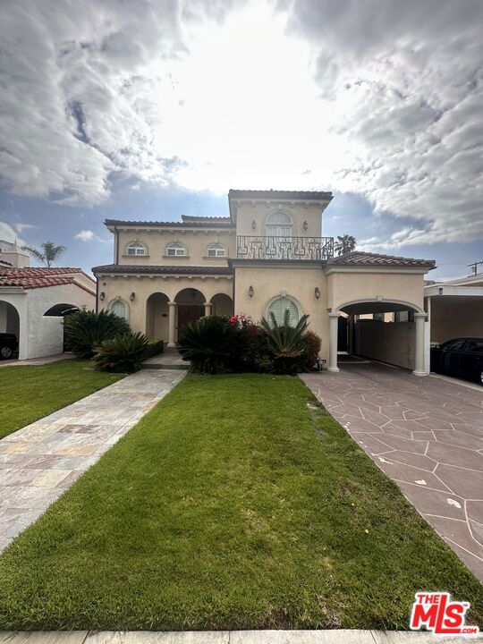 135 N Le Doux Road, Beverly Hills, CA 90211
