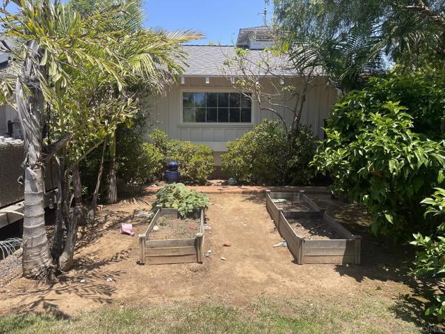 1706 Grandview St., Oceanside CA: https://media.crmls.org/mediaz/7135f095-2172-4209-a64b-c3f634529ac0.jpg