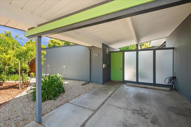 594 W Remington Drive, Sunnyvale CA: https://media.crmls.org/mediaz/71360a0f-daf9-4793-90a9-de05f4709914.jpg