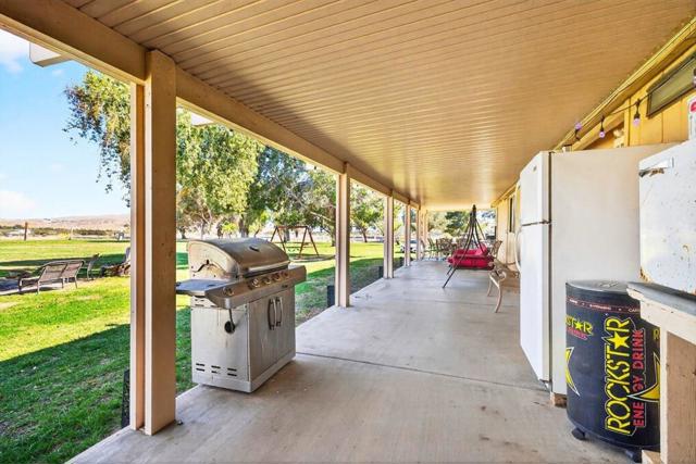 Image 23 of 49 For 20555 Mountain View Road