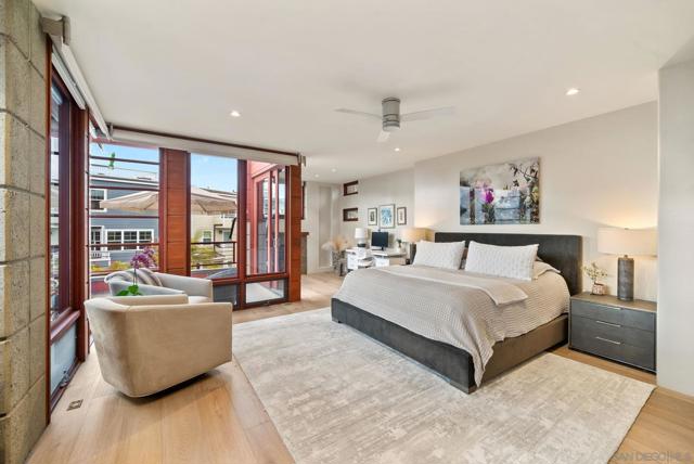 257 Playa Del Sur, La Jolla CA: https://media.crmls.org/mediaz/71370333-cf30-4cb0-bfb9-a7250508e27a.jpg