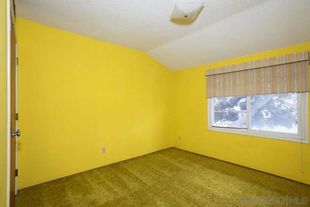 97 East Whitney Street, Chula Vista CA: https://media.crmls.org/mediaz/71371129-dc3b-4efb-a6c0-de052257fe48.jpg