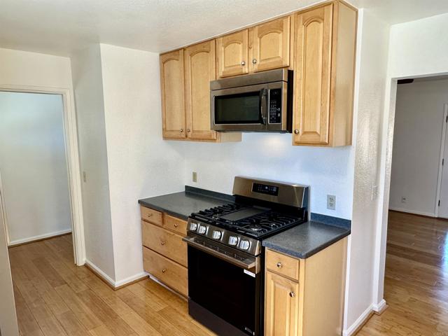 Detail Gallery Image 8 of 61 For 2445 S. Stage Coach Ln, Fallbrook,  CA 92028 - 4 Beds | 3 Baths