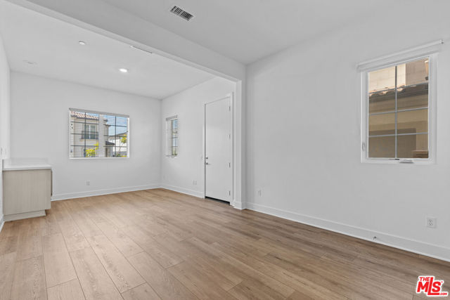 20723 W Deer Grass Court, Porter Ranch CA: https://media.crmls.org/mediaz/71377b6f-06d3-455d-bd00-36c37ba39a05.jpg