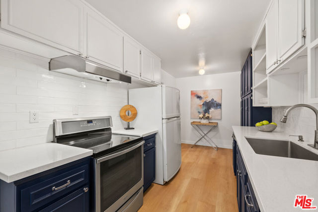 2929 Waverly Drive, Los Angeles CA: https://media.crmls.org/mediaz/713845ec-ca2d-4fd0-ac5f-981451a77f0a.jpg