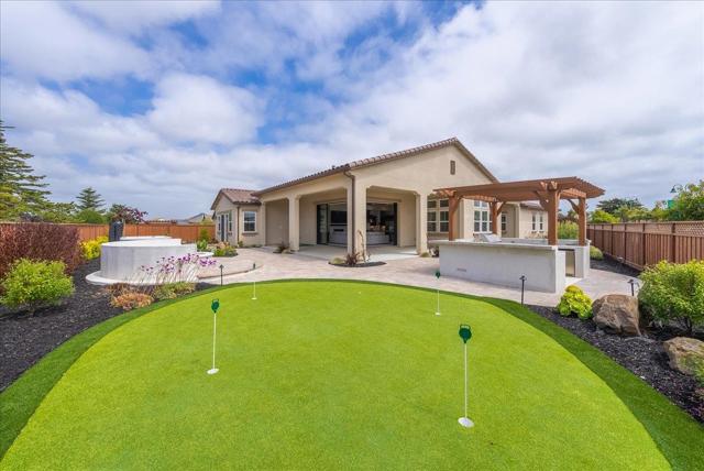 2999 Bluffs Drive, Marina CA: https://media.crmls.org/mediaz/7138aabc-a59e-4a33-9097-5433bd2f42c8.jpg