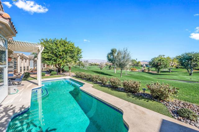 44660 S Heritage Palms Drive, Indio CA: https://media.crmls.org/mediaz/7138d355-4b6c-4a13-b4ff-fed3002c47ed.jpg