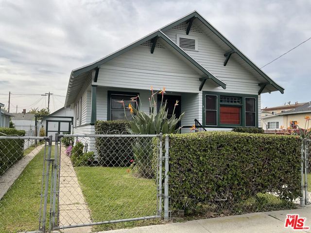 624 53rd Street, Los Angeles, California 90037, 2 Bedrooms Bedrooms, ,1 BathroomBathrooms,Single Family Residence,For Sale,53rd,24384139