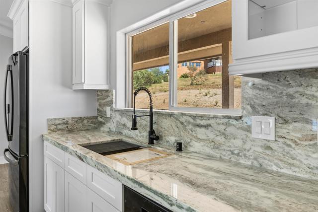 Detail Gallery Image 6 of 47 For 15670 Fruitvale Rd, Valley Center,  CA 92082 - 4 Beds | 2/1 Baths