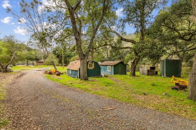 28750 Underwood Road, Salinas CA: https://media.crmls.org/mediaz/7139789c-2190-4dd7-8c44-b5ddee2b7e9d.jpg