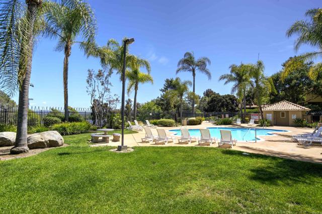 Detail Gallery Image 7 of 44 For 1688 Crystal Ridge Ct, Vista,  CA 92081 - 4 Beds | 2/1 Baths