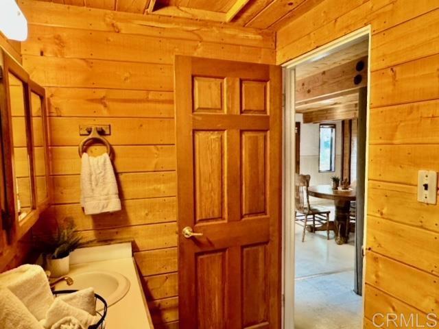 Image 15 of 64 For 22156 Crestline Road
