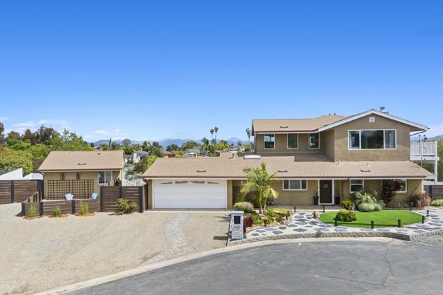 Detail Gallery Image 1 of 1 For 823 Bellaire Ct, El Cajon,  CA 92020 - 5 Beds | 5 Baths