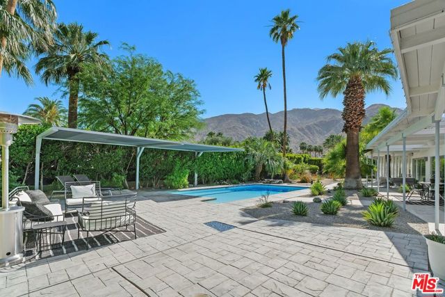 475 W Stevens Road, Palm Springs CA: https://media.crmls.org/mediaz/7139d2b3-f25c-45cd-9f26-c85fd8e0d04a.jpg
