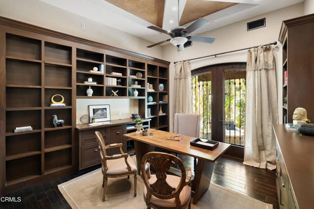 Detail Gallery Image 11 of 75 For 5065 Indianola Way, La Canada Flintridge,  CA 91011 - 4 Beds | 5/2 Baths