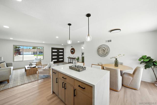 1285 Waxwing Ln, Chula Vista CA: https://media.crmls.org/mediaz/713b686e-b5b1-4827-b872-3a16119ed476.jpg