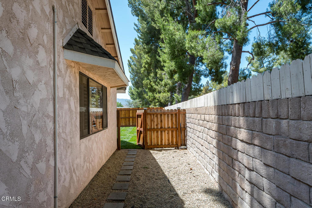 https://media.crmls.org/mediaz/713c3a85-e46d-409a-b5c9-bd4fe80967d4.jpg?preset=X-Large