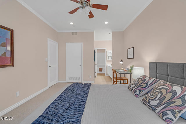 300 N El Molino Avenue, Pasadena CA: https://media.crmls.org/mediaz/713c62fc-a44a-48c3-acd4-294510b13528.jpg
