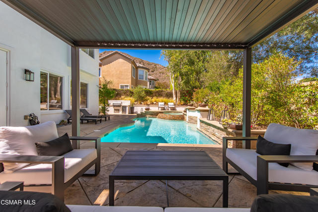 976 Blackbourne, Oak Park CA: https://media.crmls.org/mediaz/713c63ba-48d3-4dce-9085-da894e3acbad.jpg
