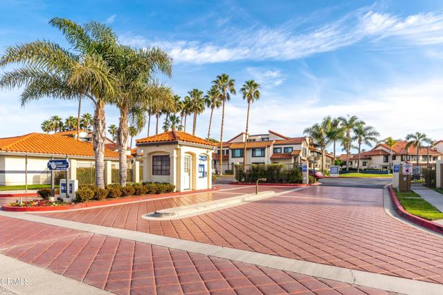 2287 Martinique Lane, Oxnard CA: https://media.crmls.org/mediaz/713c6fa5-84cd-43f9-b298-392d3dcffdb9.jpg