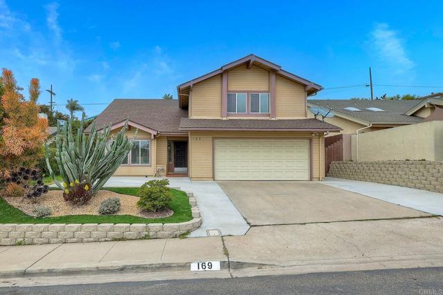 169 Camino Entrada, Chula Vista CA: https://media.crmls.org/mediaz/713cb1ef-84c3-4ec3-9015-7512521c7ee8.jpg