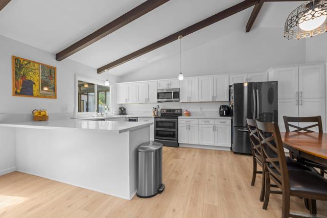 16273 Arena Dr, Ramona CA: https://media.crmls.org/mediaz/713cbaba-f1f7-4b8d-bf11-b16f6faf1d55.jpg