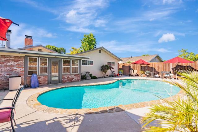 1011 Rawlings Drive, San Jose CA: https://media.crmls.org/mediaz/713cdc71-4194-4c69-9ae6-1acc89364012.jpg