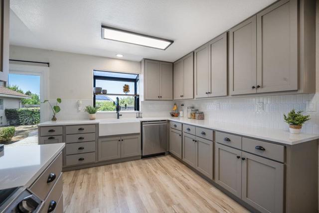 1711 Mantelli Drive, Gilroy CA: https://media.crmls.org/mediaz/713cfb2f-cab9-4be7-a05f-f5822cb1cd12.jpg