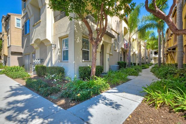 Detail Gallery Image 2 of 44 For 2455 Antlers Way, San Marcos,  CA 92078 - 3 Beds | 2/1 Baths