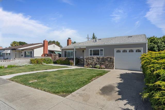 230 San Juan Drive, Hollister CA: https://media.crmls.org/mediaz/713d5a07-f534-4530-80bc-22c7a7a95a82.jpg