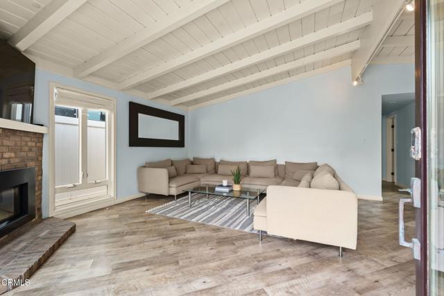 Detail Gallery Image 3 of 20 For 3248 Ocean Dr, Oxnard,  CA 93035 - 3 Beds | 1 Baths