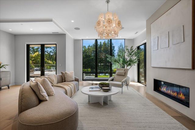 88 Tuscaloosa Avenue, Atherton CA: https://media.crmls.org/mediaz/713e7499-b5c6-49dc-a255-c80ab53a12e4.jpg