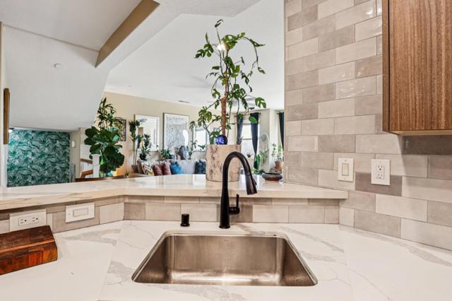 6264 Rocky Point Court, Oakland CA: https://media.crmls.org/mediaz/713eef0f-a5e3-450e-85e7-aeacf9eb51c4.jpg