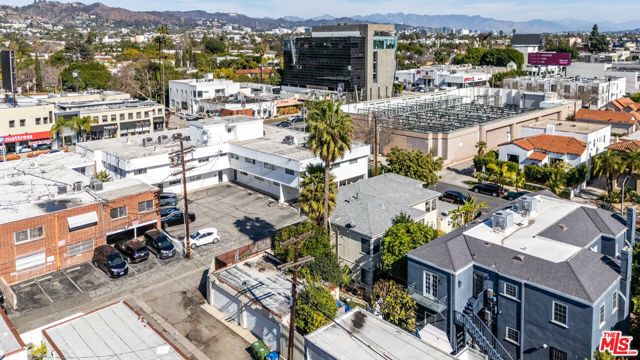 139 N Harper Avenue, Los Angeles CA: https://media.crmls.org/mediaz/713f717c-d413-475c-9a43-0925211632e8.jpg