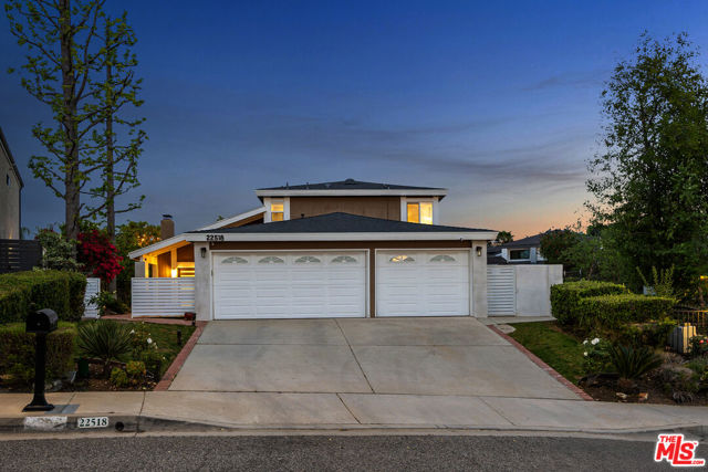 22518 Jameson Drive, Calabasas CA: https://media.crmls.org/mediaz/713f8498-f335-4a51-82a1-2cb321a7ebc4.jpg