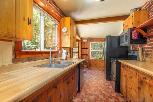 4470 Pine Ridge Avenue, Julian CA: https://media.crmls.org/mediaz/714121ac-5964-4537-8fc7-625d297530a7.jpg
