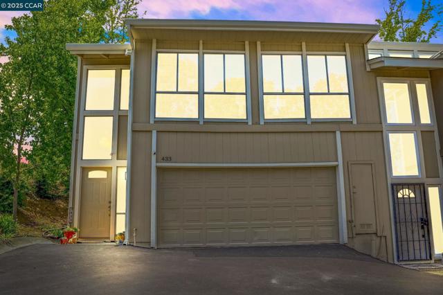 433 Ridgeview Dr, Pleasant Hill CA: https://media.crmls.org/mediaz/71412ed6-3d65-4c62-972d-b63d2cbe541c.jpg