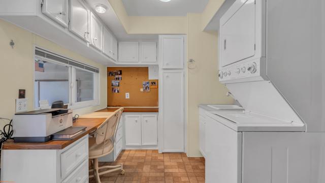 Image 27 of 36 For 15500 Bubbling Wells Road 275