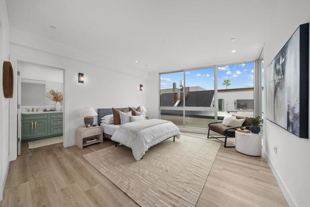 Detail Gallery Image 15 of 34 For 2646 State Street, Unit #D, Carlsbad,  CA 92008 - 3 Beds | 3/1 Baths