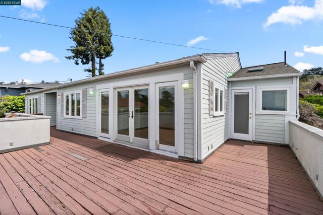 39 Anson Way, Kensington CA: https://media.crmls.org/mediaz/7142c615-5428-4206-bb46-4adae874d0de.jpg