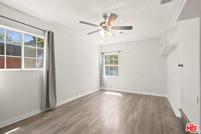 7048 Zelzah Avenue photo 24