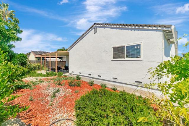 5191 Barron Park Drive, San Jose CA: https://media.crmls.org/mediaz/7143a909-8e73-4334-8a99-67e66f7288ea.jpg