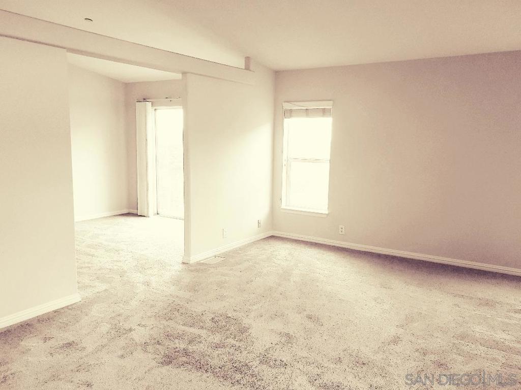 https://media.crmls.org/mediaz/7143bf42-ba47-49d6-bb8d-18e88bd817eb.jpg?preset=X-Large