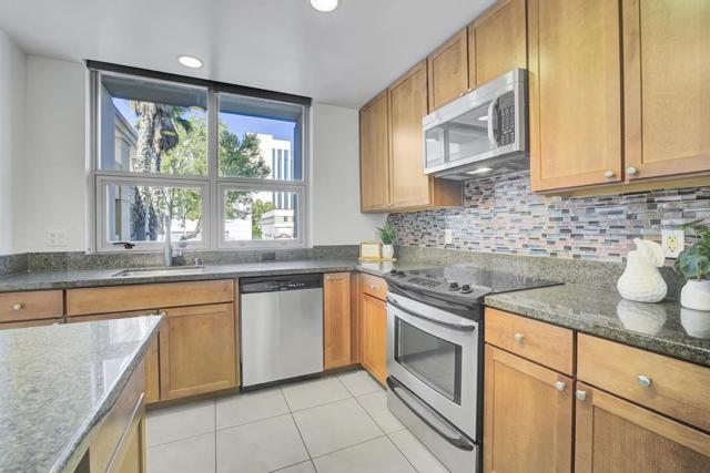 175 W Saint James Street, San Jose CA: https://media.crmls.org/mediaz/71444347-abf7-4858-b371-8f03115af2a0.jpg