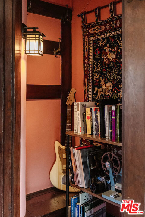 https://media.crmls.org/mediaz/7144944a-388d-4c90-a766-148a5e0ba1bb.jpg?preset=X-Large