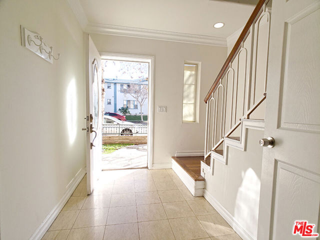 821 S Gramercy Place, Los Angeles CA: https://media.crmls.org/mediaz/714540e0-8bd0-4810-badb-9c8daa5b5d50.jpg