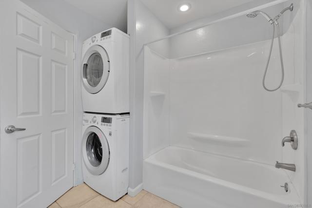 5170 Randlett Dr, La Mesa CA: https://media.crmls.org/mediaz/7145b4bb-58c1-4b58-82c9-ad8f779f796e.jpg