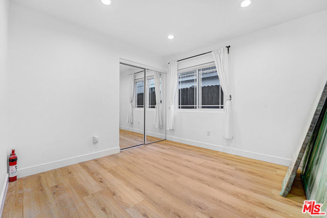 7844 Canby Avenue photo 12