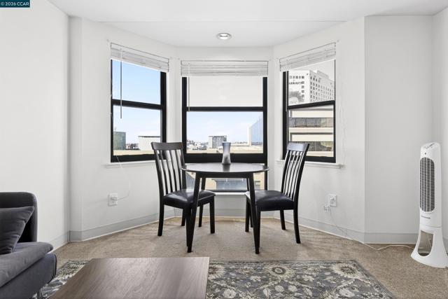 988 Franklin St, Oakland CA: https://media.crmls.org/mediaz/7146b615-b738-4d4e-8774-d42847a7ac28.jpg